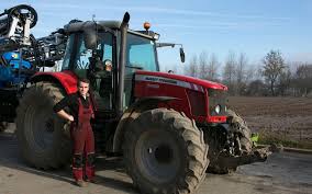 L'agriculture urbaine facilite les échanges intergénérationnels et interculturels. Horticulteur Eleveur Laitier Ingenieur Les Metiers Qui Recrutent Dans L Agriculture Le Parisien