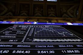 La bolsa española cierra en rojo su peor ejercicio en cuatro años | Público