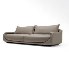 Dalle collezioni per l'interior, che comprendono anche l'iconica poltrona progetti. Giorgetti Furnitalia