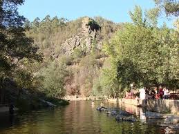 Aconselho ir bem cedo fazer a visita, pois há muita gente a não manter o distanciamento, sobretudo os jovens. Passadicos Do Penedo Furado Vila De Rei Picture Of Penedo Furado Vila De Rei Tripadvisor