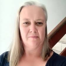 Adoro a ilha, mas quando penso que é um dos estados mais bolsonaristas do  país, desanima! E que comecem os jogos: só posso ser comunista,…