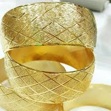 Pin By Murat Karamuk On Imitasyon Altin Kaplama Jewelery Gold Gold Bangles Bangle Designs Personalized Jewelry