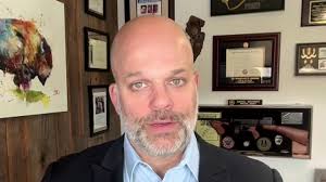 Tras el nuevo tiroteo escolar en Wisconsin un experto llama a estar atento  de "las señales"