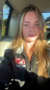 Lee Cassell's Instagram, Twitter & Facebook