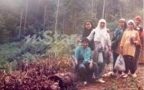Nasir, man bai and others. Guru Pesan Jangan Suluh Akhirnya Muncul Kepala Tanpa Badan Atas Pokok Gunung Ledang Mistik Mstar
