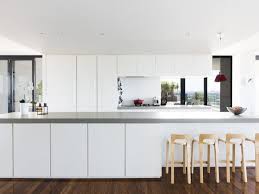 Elke dag worden duizenden nieuwe afbeeldingen van hoge kwaliteit toegevoegd. Sold Price For 1202 3 Sterling Circuit Camperdown Nsw 2050 White Kitchen Stone Benchtop Kitchen Kitchen Renovation