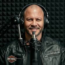 🔴👉Doctor Eddy Valverde, cirujano gastrointestinal, era su vestimenta y un  poco de efectivo en su billetera cuando tomó la decisión de salir de  emergencia de Nicaragua ante el temor de ser apresado