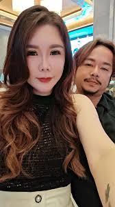 我觉得＃夫妻之道，这十二个字我非常认同: 。［ 相互服软，轮流低头，彼此心疼］  婚姻就是一场合作，单靠一个人努力是没用的，想要幸福，就要两个人一起努力，共同经营，相互扶持，才能走得更远。#婚姻需要两个人用心经营#