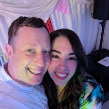 There are 100s of tickets available