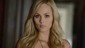 Laura vandervoort portrays lisa in v. Bitten Interview Laura Vandervoort Talks Season 2 Den Of Geek
