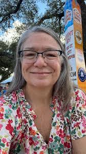 Robin Evenson's Instagram, Twitter & Facebook