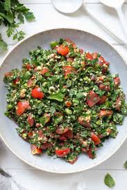 Die Besten Tabouleh Rezepte Von Klassisch Bis Modern Elle Republic Rezept Tabouleh Rezept Rezepte Bulgursalat Rezept