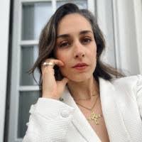 Dora Pina's Instagram, Twitter & Facebook