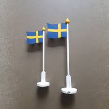Sverige flagga i högsta kvalitet ska screentryckas för att uppnå de allra finaste gula och blå färger på såväl fram som baksida. Svensk Flagga Svensk Hemslojd