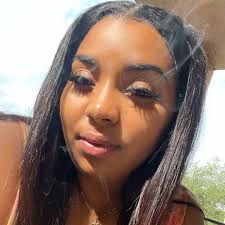 Rollie with a recent Instagram post & she looking TF good. 😮‍💨😍