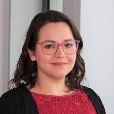 Monique Schilling's Instagram, Twitter & Facebook