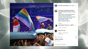 Die organisation feiert die entscheidung als endsieg. Rammstein Setzt Bei Konzert In Polen Ein Zeichen Gegen Homophobie Stern De