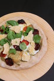 We did not find results for: Pizza Con Crema Di Melanzana Provola Pomodori Secchi E Cialde Di Parmigiano Un Pinguino In Cucina