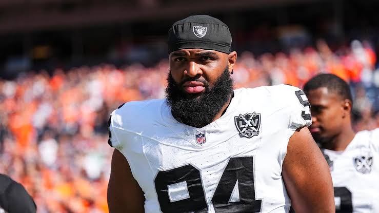 Christian Wilkins' tenure in Las Vegas ended in an unprecedented contract dispute., do AI tạo