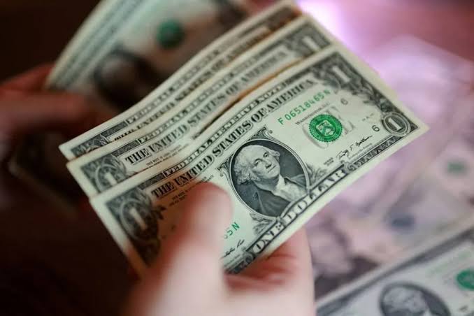 Nikkei: i debiti nascosti dei cinque colossi tecnologici Usa salgono a 1.650 miliardi di dollari