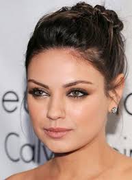 Neutral Tone Natural Earthy Make Up Style Great Look For Most Skin Tones Subtle Smokey Eye Wedding Makeup For Brown Eyes Mila Kunis Makeup