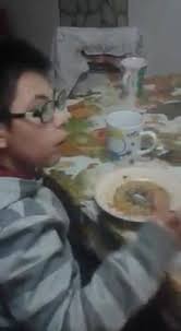 up apareci !!!, miren que estoy grande... ya como solito... ooo papa me  estaba observando !!!, saludines a todos!!!