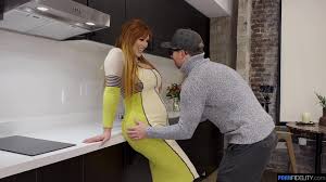 Ginger milf Lauren is always up to get her pussy smashed