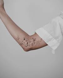 Since i'm still suspended from twitter all my tattoo feels are. Tritoan Ly Tritoan Seventhday Instagram Photos And Videos Instagram Ly Photos Sensitive Tritoan Trito Tattoos Arm Tattoos For Women Elbow Tattoos