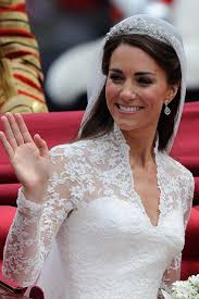 The duke and the duchess of cambridge are set to mark their 10th wedding anniversary on thursday. Kate Middleton Wedding Dress Alexander Mcqueen Gown From Every Angle And Facts Vogue Australia