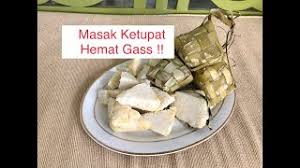5.30.7 adalah metode memasak dengan 5 menit perebusan, matikan kompor sambil tutup dengan panci selama 30 menit, kemudian rebus kembali selama 7 menit. Masak Ketupat Hemat Gass 40 Menit Di Atas Api Legit Padat Youtube