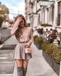 La Imagen Puede Contener Una O Varias Personas Personas De Pie Calzado Y Exterior Cute Skirt Outfits Chic Fall Outfits Winter Fashion Outfits