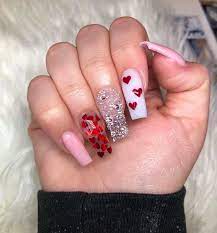 Where you are in or out of love, a lover or a warrior! 12 Super Cute Valentine S Day Diy Nail Designs Ecemella Nail Designs Valentines Christmas Nails Acrylic Diy Nails