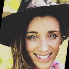 Cheryl Jarosz's Instagram, Twitter & Facebook