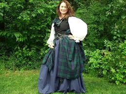 In this tutorial, costumer, leather crafter and arisaid draper extraordinaire, kristen jones shows you a quick and easy way to wear an arisaid and. Der Arisaid Bekleidung Fur Frauen In Schottland