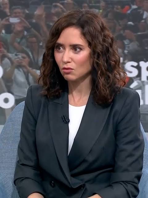⭕ Isabel Díaz Ayuso: "Hoy en el tercer mundo tienen móvil, aunque sea... |  TikTok