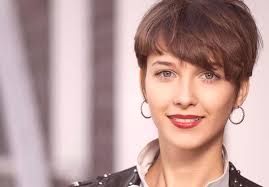 Pozrite sa na najlepšie nápady damske ucesy.#učesy, #vlasy, #pixiestrih. Modni Ucesy Pro Kratke Vlasy 2019 Nove Polozky Ktere Zvysuji Hlasitost Foto