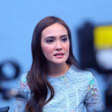 For 14 years also, tita and adit underwent ldr. 5 Alasan Buat Nonton Film Eiffel I M In Love 2 News Entertainment Fimela Com