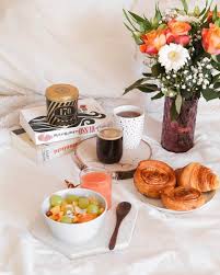Douceur D Automne Je Vous Souhaite Un Tres Joli Samedi Voici L Apercu De Notre Petit Dejeuner De Ce Matin Bon Ok C E Food Cheese Board Table Decorations
