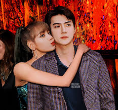 Untungnya di akhir, penyanyi lagu un village ini juga senyum cute. Taeyloey Baekyeon Mini Drama Can You Imagine Baekhyun