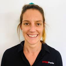 Ella Mcphee's Instagram, Twitter & Facebook