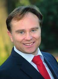 Broschüre Kinderschutz an weiterführenden Schulen.indd