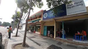 Check spelling or type a new query. Nasi Pecel Nyamleng Gayeng Surabaya Ulasan Restoran Tripadvisor