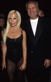 Versace's will left d'amico with a pension of 50 million lira a month for life, and the right to live in any of versace's homes in italy and the united states. Klasifikace Chyba Trochu Donatelo Versace Young Pravdepodobne Utociste Zamysleny
