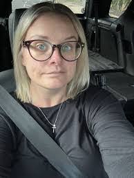 Karen Ware's Instagram, Twitter & Facebook