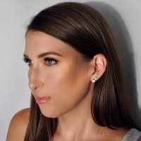 Courtney Roberson's Instagram, Twitter & Facebook