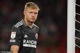 The goalkeeper is asymptomatic and. Arsenal Set To Complete Move Worth Up To 30m For Sheffield United S Aaron Ramsdale Hca Barbieri News