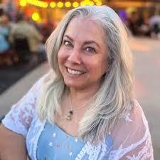 Karen Toomer's Instagram, Twitter & Facebook