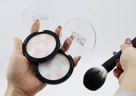 ダイソーであのデパコスに激似の神コスメを発見 口コミでも評価がスゴイ フェイスパウダー michill ミチル フェイスパウダー ダイソー コスメ おからパウダー