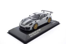 Porsche 911 (991.2) GT2RS - 2018 - Kreide (Weissach) im Maßstab 1:43 von  Minichamps | www.mimoma.com - MiniaturModellMarkt