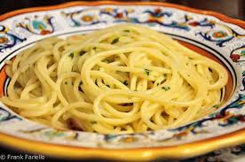Aglio Olio E Peperoncino Pasta With Garlic Oil And Hot Pepper Memorie Di Angelina Recipe Garlic Pasta Stuffed Hot Peppers Hot Pepper Recipes